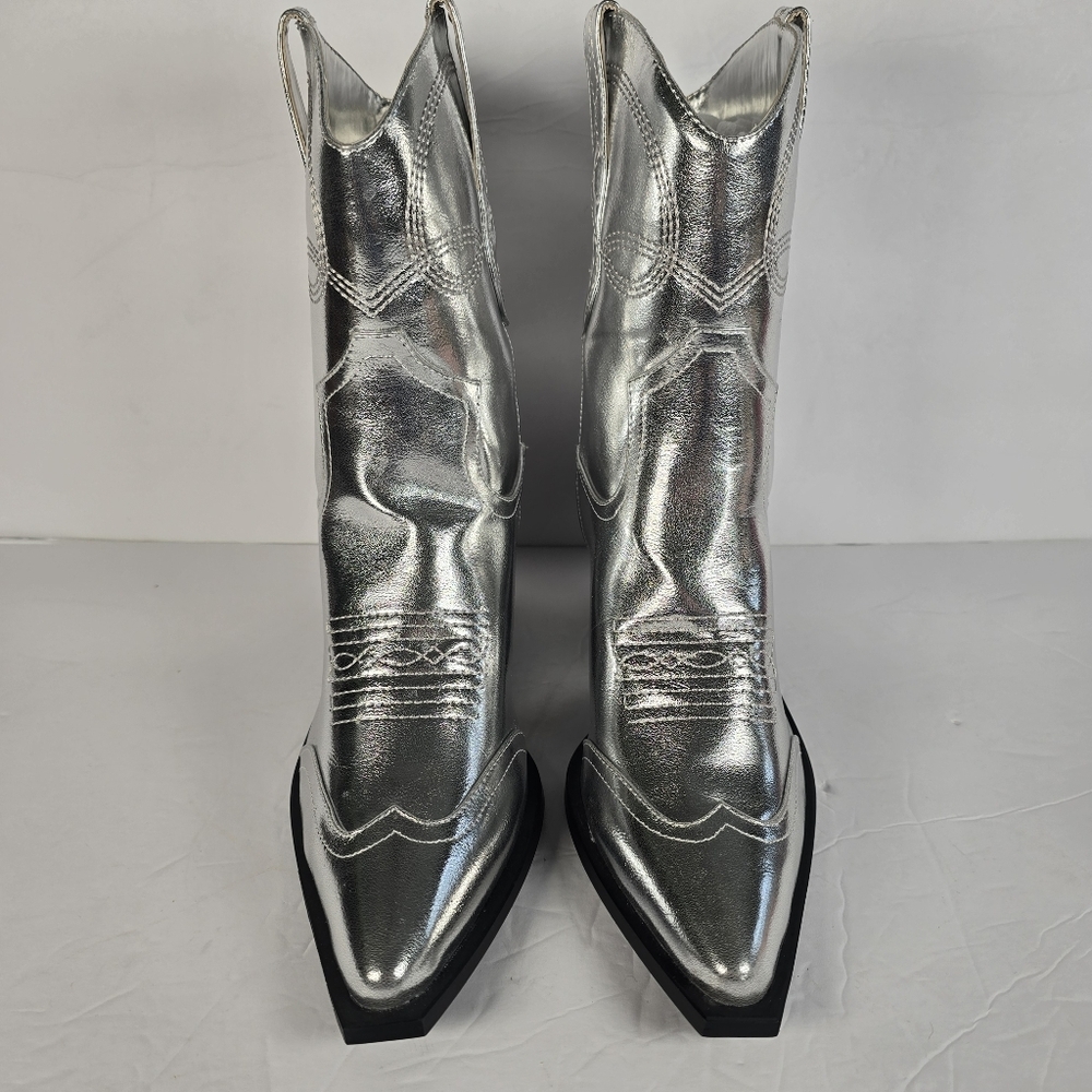 NWOT Billini Metallic Silver Western-Style Women's Boots Size 9 Space Cowgirl